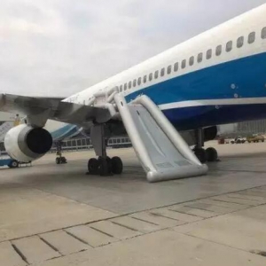 民航飛機(jī)上為什么有“滑滑梯”