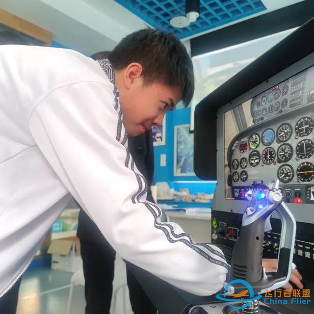航空科普教育 - 飛行模擬器訓練中心-6798