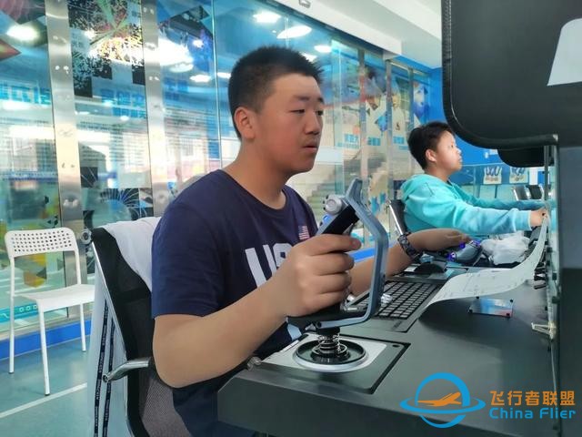 航空科普教育 - 飛行模擬器訓練中心-2048