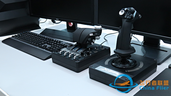 羅技 G X52/X52 PRO/X56 模擬飛行搖桿評測：克敵機先-7200