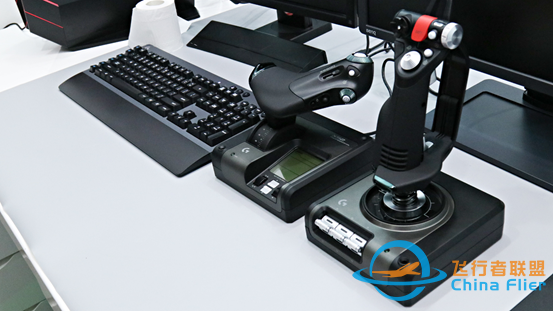 羅技 G X52/X52 PRO/X56 模擬飛行搖桿評測：克敵機先-4980