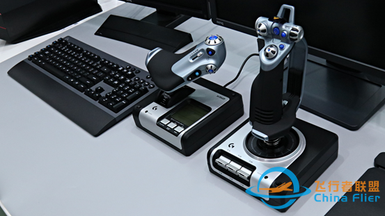 羅技 G X52/X52 PRO/X56 模擬飛行搖桿評測：克敵機先-2805
