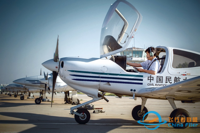 交通運輸類專業解讀：飛行技術-8045