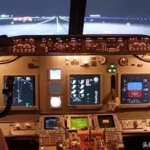 探索波音737駕駛艙！