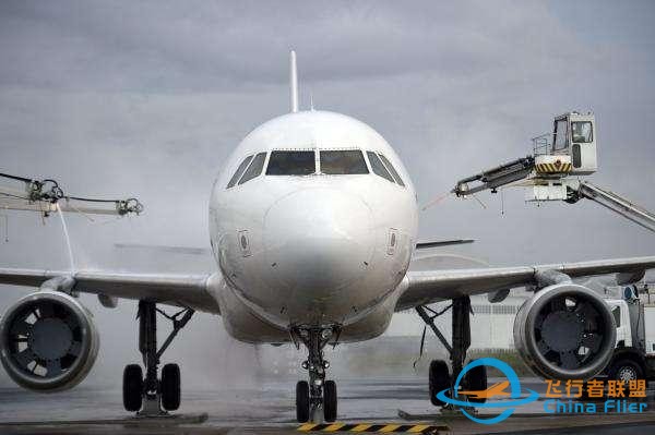 A320客機操縱桿為什么能擺茶盤？側桿模仿戰斗機，副駕被禁止起落-6627