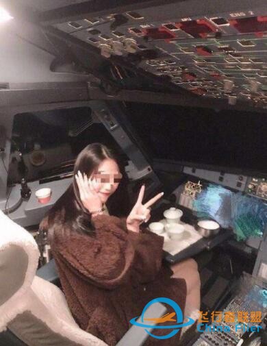 A320客機操縱桿為什么能擺茶盤？側桿模仿戰斗機，副駕被禁止起落-3244