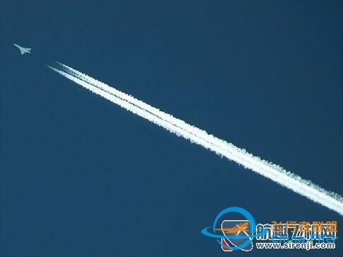 航空知識揭秘：飛機飛行為什么會產生拉煙？-2205