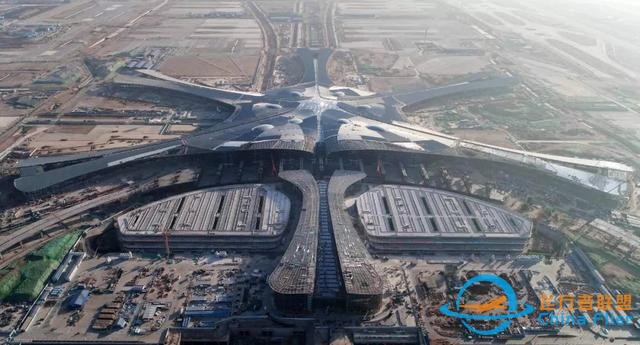 May 14 雙語新聞精選：北京大興新機場真機試飛，建造速度驚人 Airport conducts test flights-9870