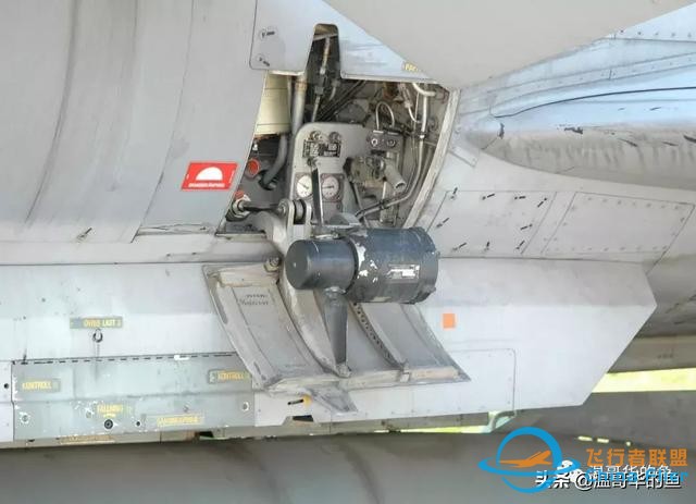 空中加油飛機A400M近距離接觸 原來是這樣加油的-8825