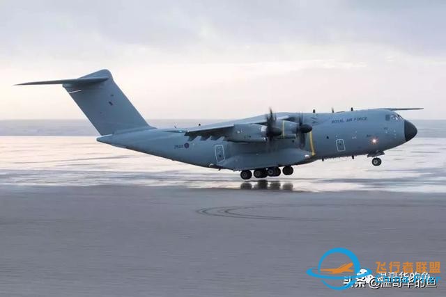 與空中加油飛機A400M近距離接觸-9065