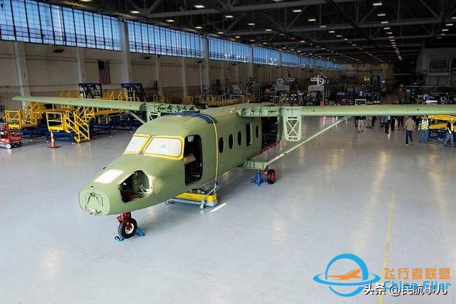 首架賽斯納408空中快車飛機機翼與機身成功對接-6361