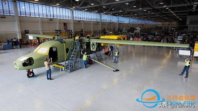 首架賽斯納408空中快車飛機機翼與機身成功對接-6668