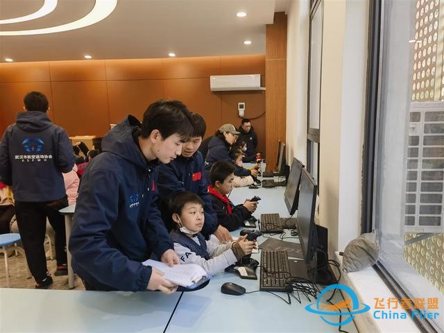 課后社團學什么？武漢這群小學生學起“開飛機”-9220