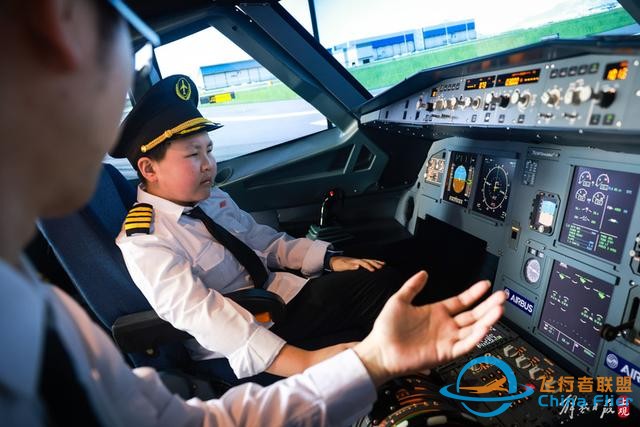 全國助殘日：聽障孩子走進航空運動基地體驗模擬飛行-1272