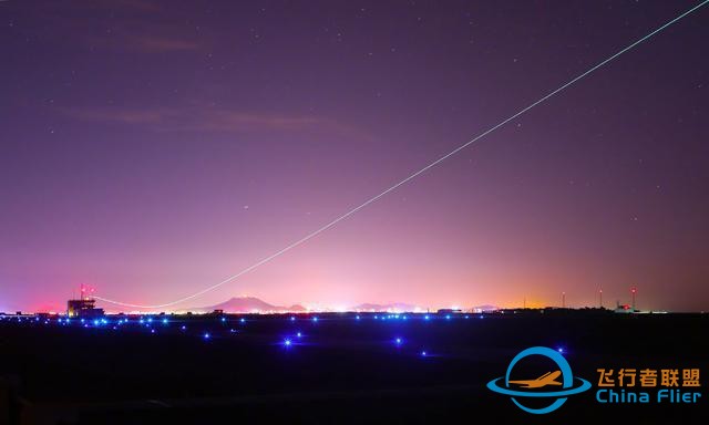 飛行知識，飛機夜間飛行靠什么導航？-4855