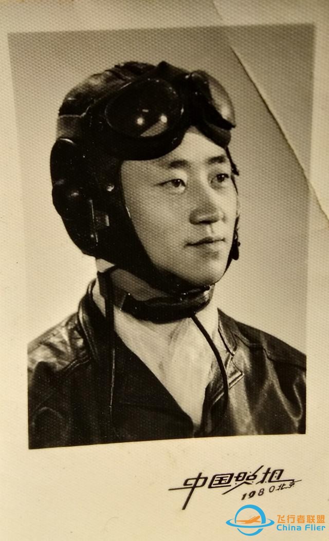 飛行知識，飛機夜間飛行靠什么導航？-4386