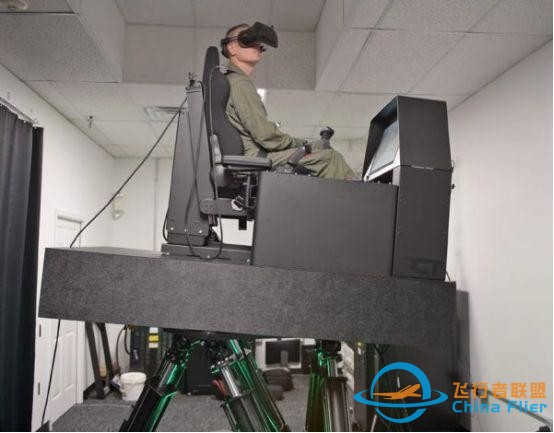 低成本飛行模擬器什么樣？VR/MR飛行訓練模擬器已被軍方投入使用-6000