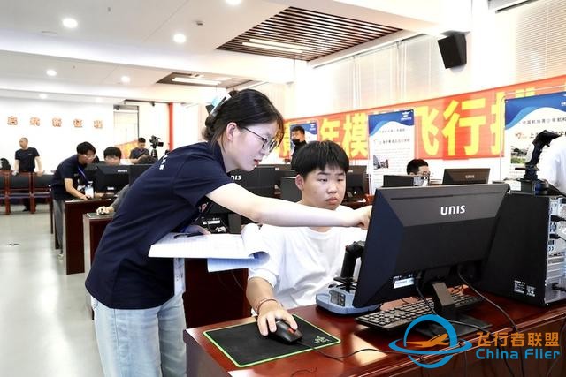 模擬駕駛飛機，孩子們的航空夢從這里啟航-6872