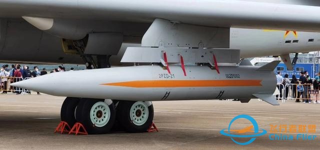 解放軍轟炸機(jī)的新打法，在巴黎低調(diào)亮劍，美軍未來(lái)幾年都學(xué)不來(lái)-8851