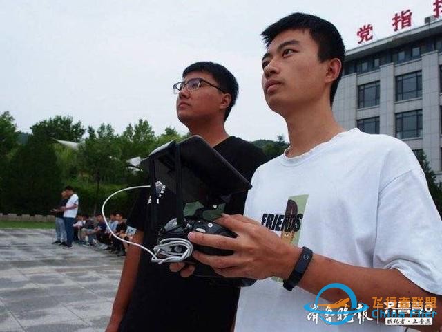 報名參軍大學畢業生入役前苦練無人機技術，培養未來必備技能-2193
