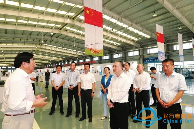 金湘軍在大同市調(diào)研通用航空產(chǎn)業(yè)發(fā)展工作-9554