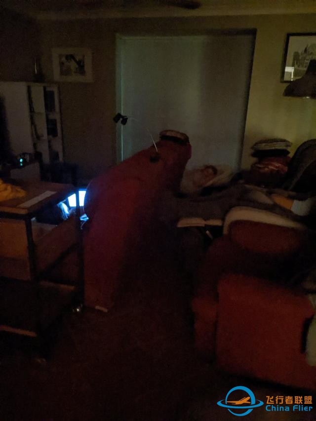 帶娃在家模擬飛行15小時，引網友圍觀：用愛和創意抵御生活的無奈-8530