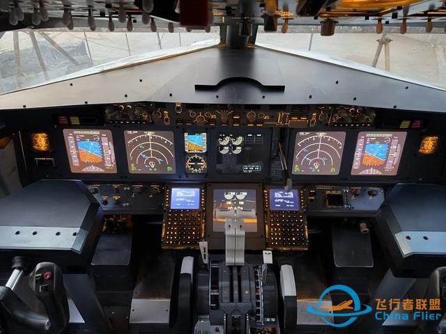 未來之鷹航空向河南沁陽懷府恐龍園交付波音737駕駛艙復原項目-8912