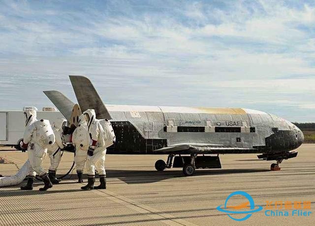 馬斯克落后了，維珍航空公司已實現太空觀光，一張票高達25萬美元-8100