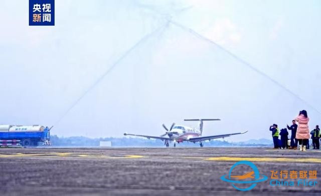川渝間通用航空短途運輸航線正式開通-6574