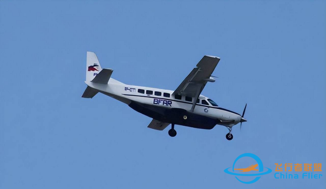 黃巖島上空緊張一幕：解放軍直9如泰山壓頂，菲方女記者直呼上帝-4019