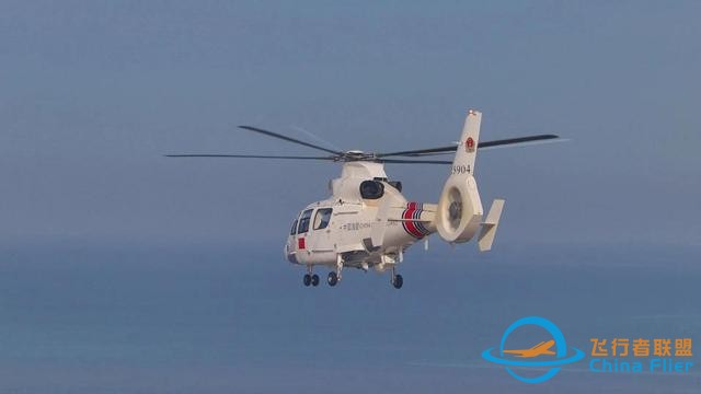 黃巖島上空緊張一幕：解放軍直9如泰山壓頂，菲方女記者直呼上帝-5716