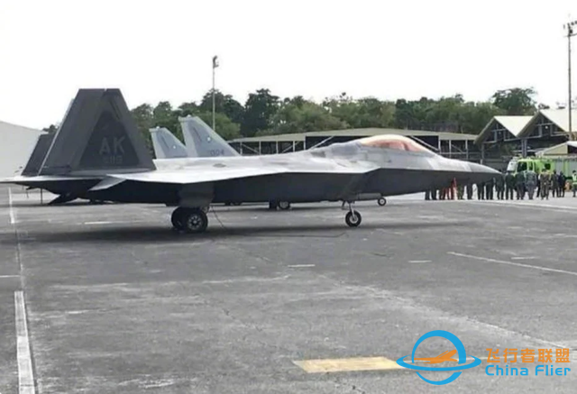 美軍情況越發不妙，美媒下了最后結論：F-35和B-21不敢輕易進南海-6928