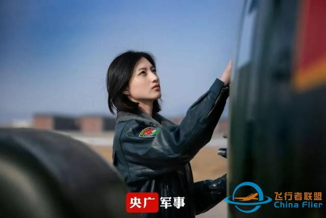 “00后”陸軍女飛行學員，太颯了！-7390